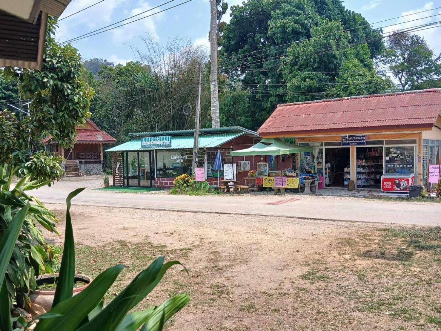 Bamboo House Hotel Khao Sok National Park Exterior photo