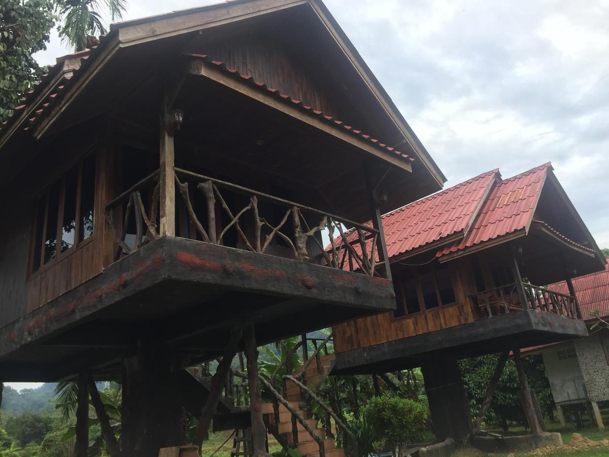 Bamboo House Hotel Khao Sok National Park Exterior photo